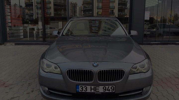 Misafirimiz olan BMW 5 serisi aracımızın kötü durumda olan dış kaportasını ve oldukça yıpranmış olan iç döşemelerini ECA Garaj farkıyla neredeyse ilk günkü haline kavuşturduk.✨ Aracımızın kaportasındaki derin çizikleri özel işçiliğimizle onarıp Clearfx Seramik Kaplama mükemmelliğiyle ultra parlaklık ve tam koruma altına aldık, aynı şekilde aracımızın iç döşemelerinin yıpranan yerlerini onarıp antibakteriyel detaylı temizlikle bütünleştirerek neredeyse kusursuz hale getirmenin mutluluğunu yaşıyoruz.🤩 Her zaman “En iyisini isteyenlerin adresi”🔥 #exclusive #car #carcare #auto #automotive #automobile #eca #garaj #garage #llumar #llumaruygulama #llumarwindowfilm #llumarcamfilmi #restoration #restorfx#clearfx #stek #stektürkiye #detailing #detailingturkey #detailingworld #seramik #seramikkaplama #boyakoruma #bmw #520 #mersin #mezitli #turkey