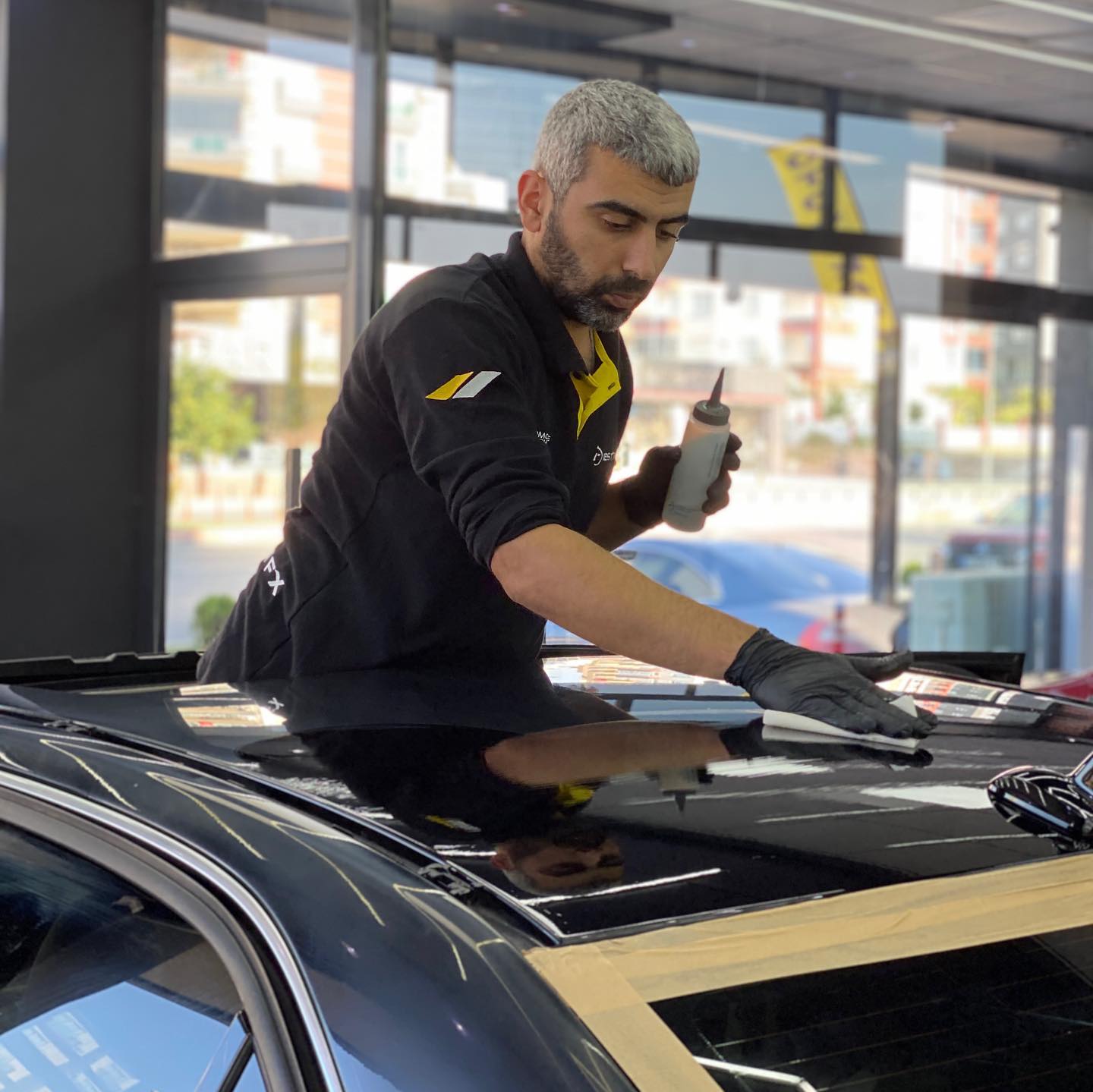 RestorFX Boya Restorasyon Sistemi, gelişmiş boya kimyasal restorasyonu ve boya koruyucu ürünler içerir. Bu sistem araç boyasını leke ve çiziklerden arındırıp, göz alıcı bir parlaklık sağlar. RestorFX uygulaması tamamlandığında aracınızın boya kalitesi tam anlamıyla ilk günkü ışıltısına geri döner. 13 yıllık sürede her türlü iklim ve hava şartlarında yapılan testler sonucunda RestorFX özel teknolojisiyle memnuniyet ve çözüm garantisi vermiştir. @restorfxtr @restorfx En iyisini isteyenlerin adresi 🔥 #ecagaraj #ecagaraj#carcare#automobile#restorfx#restorfxtr#clearfx#restoration#paintrestoration#mercedes#detailing#detailingworld#detailingturkey#restorfxturkey#restorfxmersin#mersin#mercedesturkiye#restorfxfamily#seramik#ceramics#car#boyayenileme#paint#painting#boyakoruma#seramikkaplama