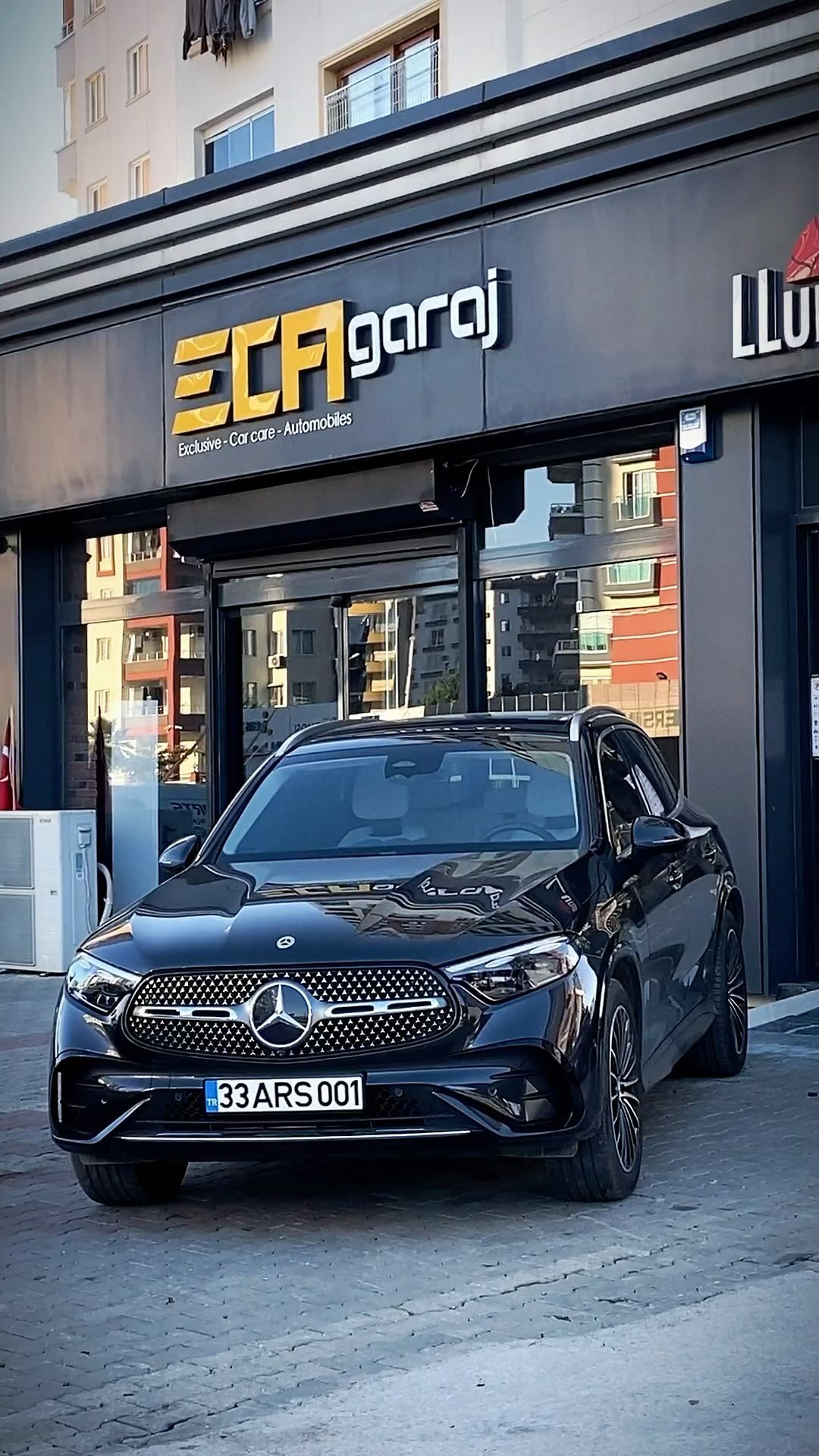 Mercedes GLC220’yi koruma altına almanın en şık yolu! STEK DYNOlite PPF Kaplama ile aracımız sadece güzel değil, aynı zamanda profesyonel bir koruma ile öne çıkıyor. Yolda stilimizi ve güvenliğimizi bir arada yaşayın! 🚗💫 @stekturkiye #MercedesGLC220#PPFKaplama#ProfesyonelBakım#stek#stekppf#ppf#mercedes#mercedesbenz#shield#reels