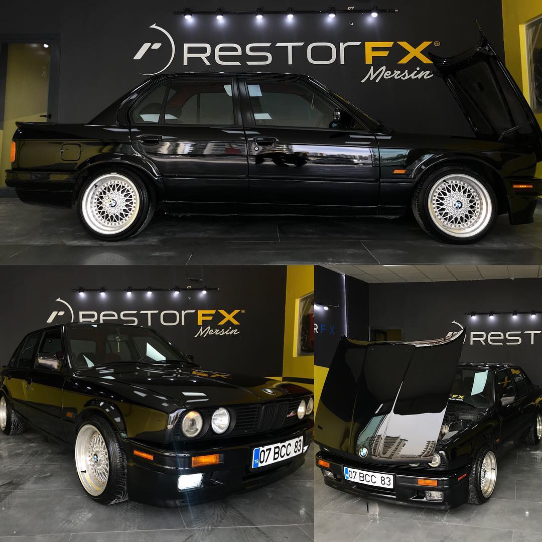 Parlamalara doymuyordu ! Yıkama hatalarından dolayı kılcal çizikleri oluşan aracımız, 3 saatlik bir uygulama sonunda ilk defa restorfx yapılmış haline tekrar kavuştu ! #restorfx#boyayenileme#tbt#tb#parlatma#a#araba#mpower#bmw3series#cila#mersin#mezitli#pozcu#modifiye#tuning#akdeniz#otomotiv#e30#e#bmw#mercedes#audi#vw#bmwclub#bmwturkiye#bmwclassic