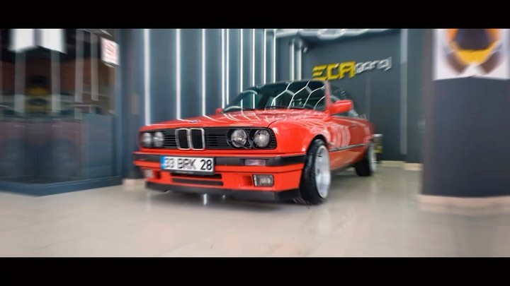 Yeniyi herkes yapar.. “Freude am Fahren” Saf Sürüş Keyfine sahip BMW E30 Kasa Kodlu 3 Serisi Bu Haftaki Uygulama Konuğumuz; •Boya düzeltme, parlatma ve koruma uygulaması •Antibakteriyel iç detaylı temizlik uygulaması •ClearFX 10H Grafen Seramik Kaplama Uygulaması #ecagaraj#exclusive#automobiles#detailing#detailingworld#detailingturkey#llumar#stek#windowfilm#windowfilms#bmw#bmwturkiye#bmw320i#bmw3series#bmwm3#bmwm4#bmwe30#bmwe30m3#bmwe30lovers#bmwe30drift#bmwde#bmwdeutschland#bmwgermany#🇩🇪 @buraklkuzeyy
