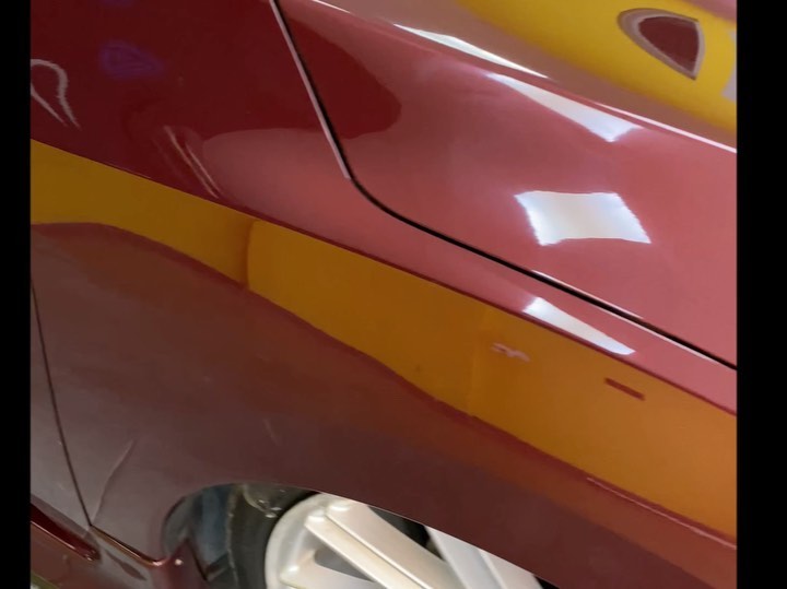 Yeni konuğumuz Honda Civic derin ve kılcal çizik şikayetiyle garajımızın misafirimiz oldu. Aracımızın çiziklerini Restorfx ile %80-90 seviyelerine kadar kaybedip boyasına mükemmel bir direnç sağladık. Ardından Clearfx seramik kaplama uygulamasıyla derinlik ve koruma sağlayıp misafirimiz mutlu bir şekilde uğurladık. @safak_efeturkofficial En iyisini isteyenlerin adresi 🔥 #ecagaraj#exclusive#carcare#automobiles#mersin#restorfx#restorfxturkiye#detailing#clearfx#detailing#car#cars#honda#hondacivic#hondalife#hondatuning