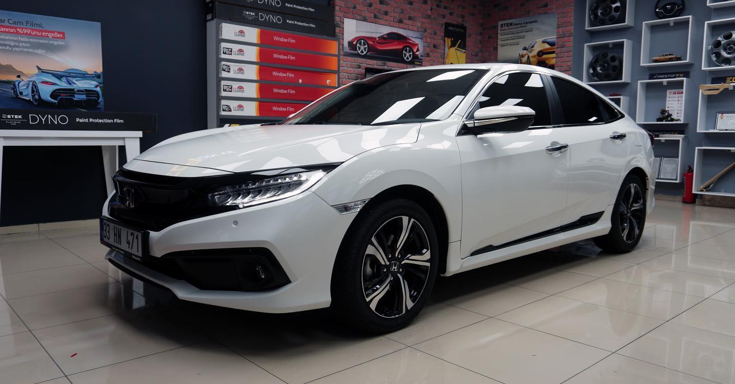 Garajımıza misafir olan Honda civic aracımızı 7 yıl garantili LLumar atc serisi cam filmi ile üstün görüş kalitesi ve güneş ışınlarına karşı üst düzey koruma sağlayarak misafirimizi uğurladık✨ En iyisini isteyenlerin adresi🔥 #exclusive #car #carcare #auto #automotive #automobile #eca #garaj #garage #llumar #llumaruygulama #llumarwindowfilm #llumarcamfilmi #restoration #restorfx #clear #clearfx #stek #stektürkiye #detailing #detailingturkey #detailingworld #seramikkaplama #boya #boyakoruma #mersin #mezitli #turkey #turkiye