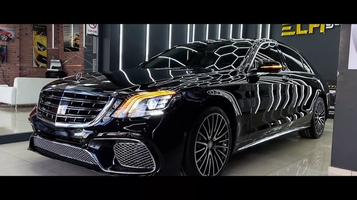 Garajımızın bu haftaki hastası Mercedes’in amiral gemisi 2020 model S400d Long. Aracımız daha çok yeni olmasına rağmen biraz yıpratılmış vaziyette misafirimiz oldu. Derin çiziklerini boyasız bir şekilde onarıp boyasını koruma altına alıp, yıpranan iç döşeme ve trimlerini Restorfx ürünleriyle tekrar ilk kondisyonuna getirdikten sonra misafirimizi yine asfalta gönderdik. Biz çok keyif aldık umarız sizde beğenirsiniz. En iyisini isteyenlerin adresi🔥 @restorfx @restorfxtr @llumarcamfilmi @stekturkiye @suntekturkiye #ecagaraj#exclusive#carcare#automobiles#restorfx#clearfx#llumar#stek#boyakoruma#seramikkaplama#camfilmi#detailing#details#detailingturkey#mercedes#mercedesbenz#mercedesamg#mercedessclass#s400d#mercedesbenztürkiye