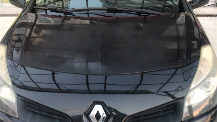 Boyası oldukça zayıflamış,motor kaputu ve bagajda güneş yanıkları başlamış aracımızın boyası restorfx uygulamasıyla kurtarıldı. Verniğine yaklaşık 10 mikronluk ekstra bir katman sağlanarak yeniden ilk günkü gibi parlak ve canlı hale getirildi. Pasta cila gibi verniği aşındıran kısa süreli yöntemler boyası zayıflamış araçlar için çözüm değil aksine zarardır. Siz de geç kalmadan aracınızın boyasını Restorfx ile koruyun ve ultra parlaklık sağlayın. #restorfx#boya#tbt#tb#car#a#araba#instagood#mersin#carcare#pozcu#modifiye#tuning#akdeniz#otomotiv#instadaily#e#renault#mercedes#audi#toyota#renault#clio#renaultteam#renaultturkey#renaultclio