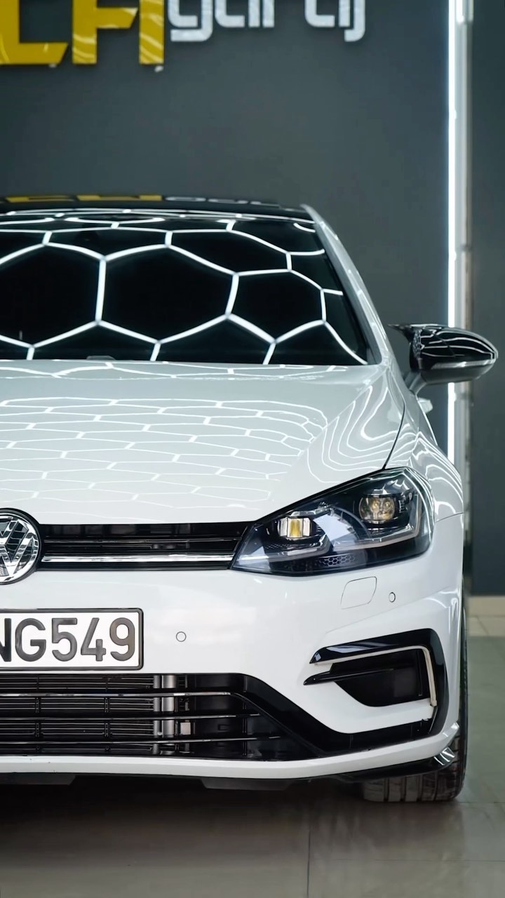 ⚜️Volkswagen GOLF aracımıza Yapılan işlemler: •Boya düzeltme, parlatma ve koruma uygulaması •Antibakteriyel iç detaylı temizlik uygulaması #ecagaraj#exclusive#automobiles#detailing#detailingworld#detailingturkey#llumar#stek#windowfilm#windowfilms#golf#volkswagen#vegolf#volkswagengolf#volkswagenpolo#golfr#golfsportline#golflife#golfgti
