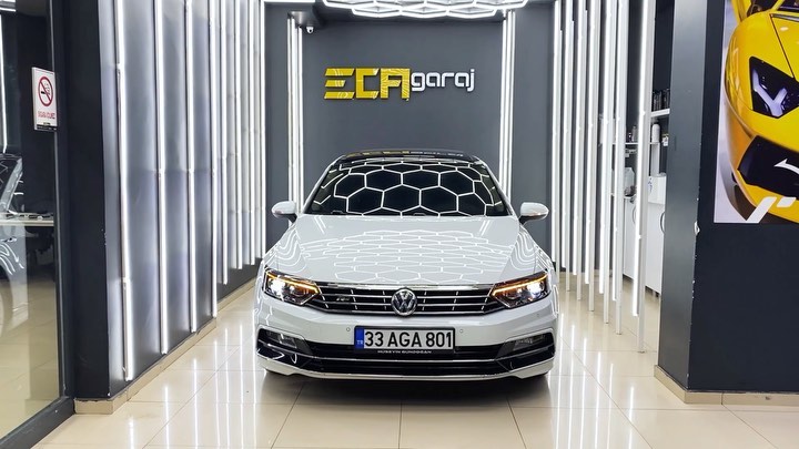 2016 Passat B8 komple değişim ve dönüşüm projesi. 2020 yeni kasa Rline görünüme çevirdiğimiz aracın kısa filmi sizlerle @gundogan3301 B8,5 kasa R-line dönüşüm Çizik giderme Clearfx seramik kaplama Tampon boyama Llumar cam filmi Antibakteriyel detaylı temizlik En iyisini isteyenlerin adresi 🔥 #exclusive#carcare#automobiles#restorfx#clearfx#stek#llumar#boyayenileme#detailing#detail#detailingturkey#vw#vwpassat#rline#volkswagen#mersin#ecagaraj#ecagarajmaltepe