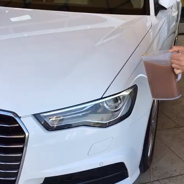 Clearfx seramik kaplamayla aracınız hem daha az kirlenir, hem de boya yüzeyinde oluşan katmanla çizilmelere karşı tam dayanım sağlar. Daha az yıkama ihtiyacı. Daha az boya koruma ihtiyacı. Aslında genelleme yaptınızda seramik kaplamanın maddi olarak sağlağıdığı avantaj çok daha fazla. Hemde aracınızın boyasını yıpratmadan. Çamur testi. Uygulama yapılan ve yapılmayan araç farkı🤩 #restorfx#boya#tbt#tb#car#a#araba#instagood#mersin#carcare#pozcu#modifiye#tuning#akdeniz#otomotiv#instadaily#e#bmw#mpower#mercedes#audi#audisline#audia6#audiclub