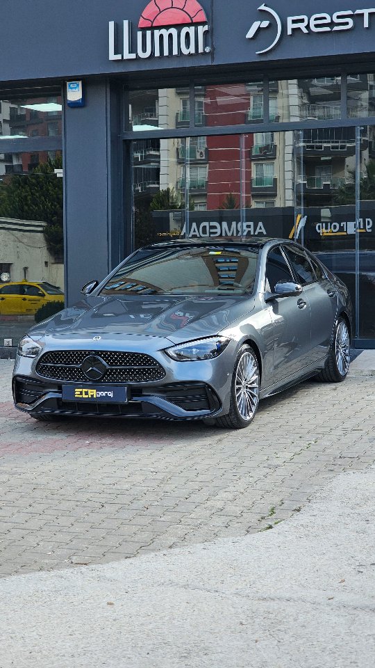 #Mercedes-Benz #C200 için Detaylarda kalite, yüzeyde kusursuzluk 🔥 #EcaGaraj dokunuşları; • Ultra Parlak PPF Kaplama Uygulaması • #Stek Carbon Black Serisi Cam Filmi Uygulaması • #Pianoblack Detaylarla Gece Paketi Dönüşümü