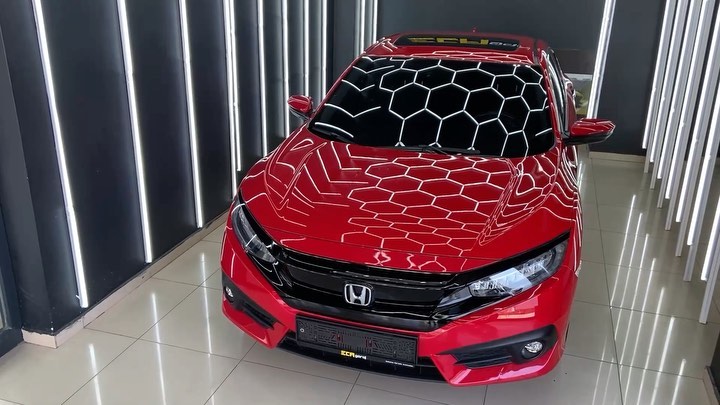 HONDA CIVIC aracımızı *boya yüzeyindeki kusurlardan arındırıp *düzeltilen boya yüzeyini ClearFX seramik kaplama ile koruma altına alıp boyasına ekstra parlaklık ve derinlik verip *kaputu Stek DYNOshield PPF kaplama ile maksimum korumaya alıp Kahramanmaraş’a uğurladık. En iyisini isteyenlerin adresi🔥 #ECAGARAJ @restorfxtr @stekturkiye @llumarcamfilmi #ecagaraj#exclusive#carcare#automobile#detailingturkey#detailingworld#deta#ppf#seramikkaplama#stek#stekppf#restorfx#clearfx#restorfxtr#honda#civic#hondacivic#hondatr