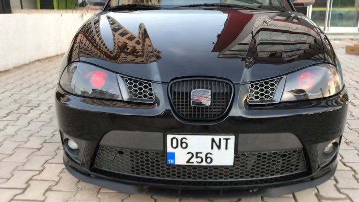 Restorfx uygulamasıyla araçların boyası ayna gibi bir yüzeye sahip olur. Kılcal bütün çizikler ve hareler kaybolur. Üstelik aracın boyasına ekstra bir katman sağlayarak aracın boyasına gelebilecek zararlara ve darbelere karşı ultra koruma sağlar ! #restorfx#boya#tbt#tb#car#a#araba#instagood#mersin#ibiza#ibizacupra#carcare##pozcu#modifiye#tuning#akdeniz#otomotiv#instadaily#e#bmw#mercedes#audi#toyota#tb#tbt#opel#vw#seat#ford#seatcupra