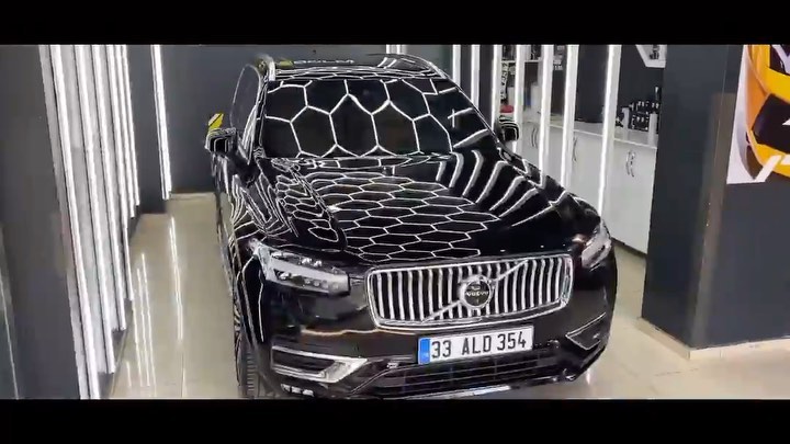 Volvo XC90 ve detaylar sizlerle. Yapılan İşlemler: ✅Boya Düzeltme, Parlatma ve Koruma ✅ClearFX 10H Grafen Seramik Kaplama Uygulaması ✅Antibakteriyel Detaylı Temizlik Uygulaması ✅Llumar Ön Sürüş Cam Filmi ✅Stek DynoLite Ön Kaput Koruma Filmi @stekturkiye @llumarcamfilmi @wurth_tr @ecagaraj En iyisin isteyenlerin adresi🔥 #Exclusive#carcare#car#automobiles#volvo#volvoxc90#volvotrucks#volvocars#volvolove#volvolife#volvoclub#volvoturkey#volvofh#detailing#detailingworld#foryou#caredit#carhystory