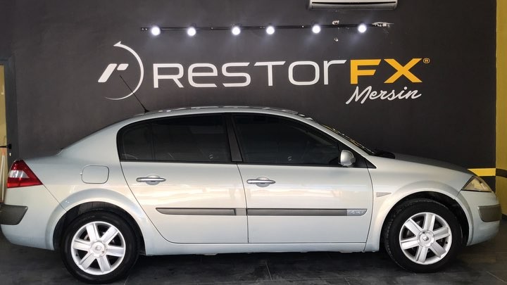 Matlaşmış ve yıpranmış boya yüzeyleri, Taş izleri, çizikler, demir tozları, soluk farlar ve paslanmış kaportalar, Restorfx uygulamasıyla onarılıp, inanılmaz parlaklık ve ultra koruma sağlandı! Aracına değer verenlerin adresi. @fatihzmly hayırlı olsun ! #restorfx#tbt#tb#car#araba#instagood#mersin#carcare#pozcu#modifiye#tuning#akdeniz#otomotiv#instadaily#e#bmw#audi#vw#seat#renault#megane#megane2#renaulttürkiye