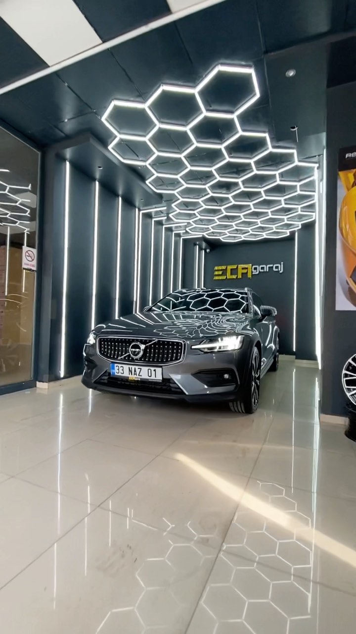 Haftanın Konuğu Volvo V60 Cross Country İyi seyirler.. Yapılan işlemler: * ClearFX Graphene 10H Sertlik Derecesine Sahip Seramik kaplama💎 * Antibakteriyel Detaylı Temizlik 🦠 * RestorFX Finish Coat ✨ * Cam Su Kaydırıcı 💧 * ClearFX Wheels Jant Seramik Kaplama 🫧 @restorfxtr @restorfx En iyisini isteyenlerin adresi 🔥 @ecagaraj #exclusive#carcare#aytomobiles#restorfx#clearfx#stek#llumar#detailing#detailingworld#detailingturkey#care#volvo#volvov60#volvoclub#volvofh#volvocars#volvoforlife#volvomoment#volvolove#volvoturkey#volvotrucks#turkey