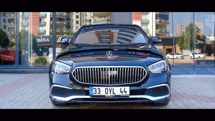 Mercedes-Benz E Serisi konuğumuz için gerçekleştirdiğimiz premium işlemlerle en üst düzeyde koruma altına alıp, yüksek parlaklık kazandırdık. ✨ 5 Yıl Garantili STEK DYNOlite PPF Kaplama - Boya koruma konusunda en iyisi! 🛡️ Koltuk Deri Koruma - Deri koltuklarınızın ömrünü uzatın. 🧽 VİP Temizlik - Aracınızın her köşesi detaylıca temizlendi. Siz de aracınıza en iyi bakımı sunmak isterseniz, bizimle iletişime geçin! 💎 #mercedes#mercedesbenz#mercedesamg#ppf#stekppf#llumar#detailingworld#detailing#detailingturkey#detailingcars#exclusive#carcare#automobiles#mersin#türkiye