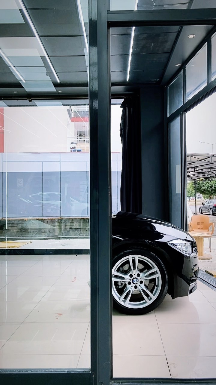 😎🚘✨ @restorfxtr @restorfx @llumarcamfilmi @stekturkiye En iyisini isteyenlerin adresi 🔥 #Ecagaraj #reels #car #bmw #320d #ecagaraj #garage #keşfet #explore #restorfx #likesforlike #instagood #instagramers #turkey #carcare #exclusive #cameraman #black