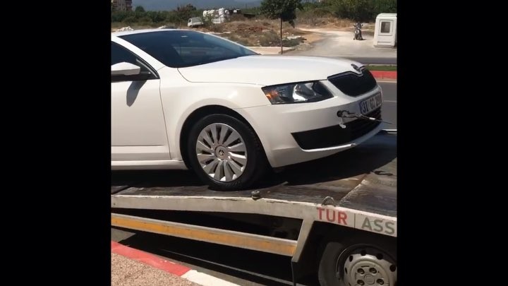 Hatay’dan misafirimiz olan bu aracın Motor kaputunda ve çamurluklarında vernik hasarı,genel itibariyle matlaşmış boya yüzeyi,çizikleri, hareleri ve demir tozları gibi kusurlarını onarıp Restorfx uygulaması ile boyasına direnç, göz alıcı parlaklık ve ultra koruma sağladık. Restorfx uygulaması Restorfx wash (cilalı yıkama) Restorfx kil temizliği Restorfx trim (plastik koruma) #restorfx#boya#tbt#tb#car#a#araba#instagood#mersin#carcare#pozcu#modifiye#tuning#akdeniz#otomotiv#instadaily#e#skoda#skodaoctavia#octavia#skodaturkiye