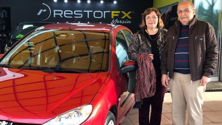 2006 model henüz ilk sahibinden olan aracımızın boyası yaşı ve çevresel şartlardan dolayı matlaşmış, soyulmalara başlamışken, soyulan kısımları Restorfx desteğiyle onarıp boyasını plazadan aldıkları ilk hale ve göz alıcı parlaklığa kavuşturduk. Misafirimiz @figenzorlutuna ‘ya güzel günlerde kullanmalarını diliyoruz. #restorfx#boya#boyayenileme#tbt#tb#car#a#araba#instagood#mersin#mezitli#pozcu#modifiye#tuning#akdeniz#otomotiv#e#bmw#mercedes#audi#peugeot#peugeot206#206#peugeotturkiye