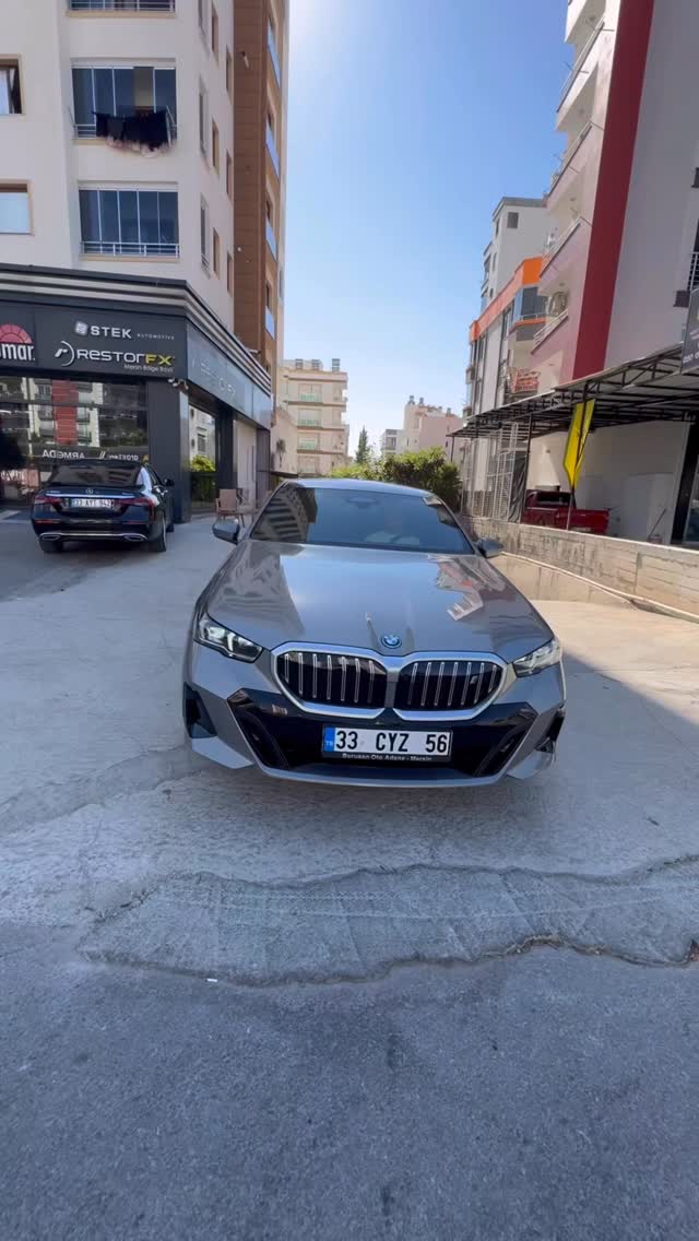 #BMW i5’e #STEK #DYNOlite Dokunuşu! DYNOlite üst düzey koruması ve eşsiz görünümü ile size büyüleyici bir deneyim sunar. BMW i5, STEK DYNOlite uygulamasıyla: Çizilmelere karşı güçlü koruma Pürüzsüz ve göz alıcı parlaklık Uzun yıllar süren şıklık 5 yıl üretici garantisi kazandı. Zarafetin sırrı, koruma ve parlaklıkta gizlidir.