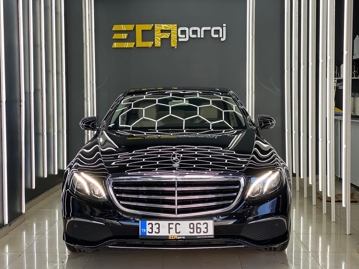 Mercedes-Benz E Klasse.. Yapılan işlemler: *ClearFX 10H Grafen Seramik Kaplama 💎 *VİP temizlik 🫧✨ @restorfx @restorfxtr @ecagaraj En iyisin isteyenlerin adresi🔥 #ecagaraj#exclusive#carcare#car#automobiles#windowfilm#llumar#stek#clearfx#restorfx#detailing#detailingcars#seramikkaplama#camfilmi#mercedes#mercedesbenz#mercedese220#mercedesamg#mercedeslovers#mercedesbenzamg#mercedes_benz#mercedesclub#mercedesturkiye