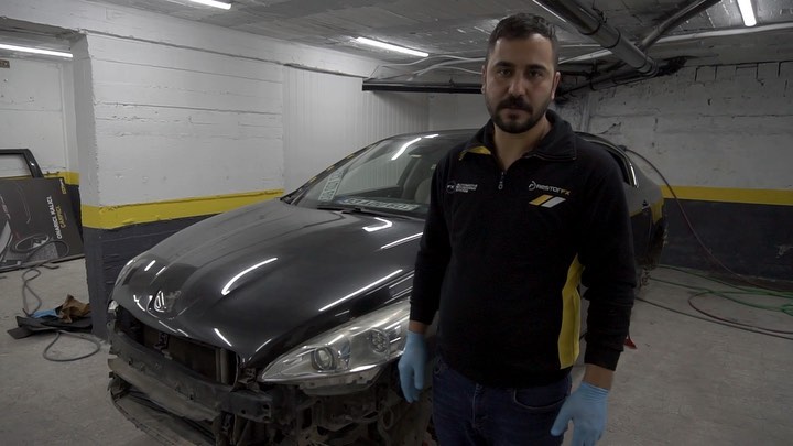 İnanılmaz değişim 😱❌ Yeni misafirimiz Peugeot 508 3 parça halinde baştan sona bütün aşamalarını paylaştığımız aracımızın, derin çiziklerini, kılcal çiziklerini, matlaşmış boya yüzeyini nasıl RESTORFX ile kusursuz ve mükemmel bir hale gelişini, tampon ve jantlarını boyanmasından sonra CLEARFX seramik kaplama ile tekrar koruma altına alınışını, berbat haldeki iç kısımların antibakteriyel temizliğine kadar ki bütün aşamalarını izleyebilirsiniz. Baştan sona mükemmel değişime uğrayan aracımız müşterimize hayırlı olsun. En iyisini isteyenlerin adresi🔥 #ecagaraj#exclusive#carcare#automobiles#detailing#restorfx#clearfx#seramikkaplama#peugeot#peugeot508#peugeotturkey#peugeotteam#mersin#mezitli