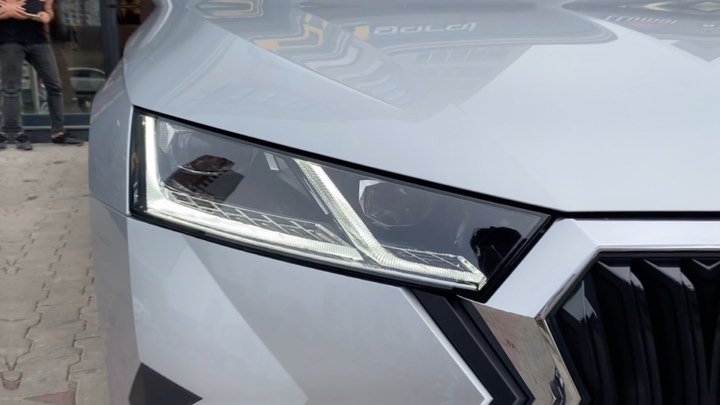 Yeni misafirimiz 0 km yeni Skoda Octavia ön camı LLUMAR AIR 80 yan ve arka camlar Llumar PP 35 cam filmi uygulayıp aracımızı uğurladık. Aynalı, şık görünüm. Aracınıza stil katar ... @llumarcamfilmi En iyisini isteyenlerin adresi. 💎%99 UV KORUMASI 💎%37 GÖRÜNÜR IŞIK GEÇİRGENLİĞİ 💎%52 GÜNEŞ ENERJİSİ REDDİ 💎%60 IR ENERJİ REDDİ 💎%86 SEÇİLİ IR REDDİ 💎%13 PARLAMA AZALTMA 💎% 18 GÖRÜNÜR IŞIK YANSIMASI #ecagaraj#exclusive#carcare#automobiles#llumar#camfilmi#llumarwindowfilm#llumarpp35#mersin#camfilmi#detailing#detailingturkey#details#mersincamfilmi#skoda#skodaturkiye#octavia#skodaoctavia