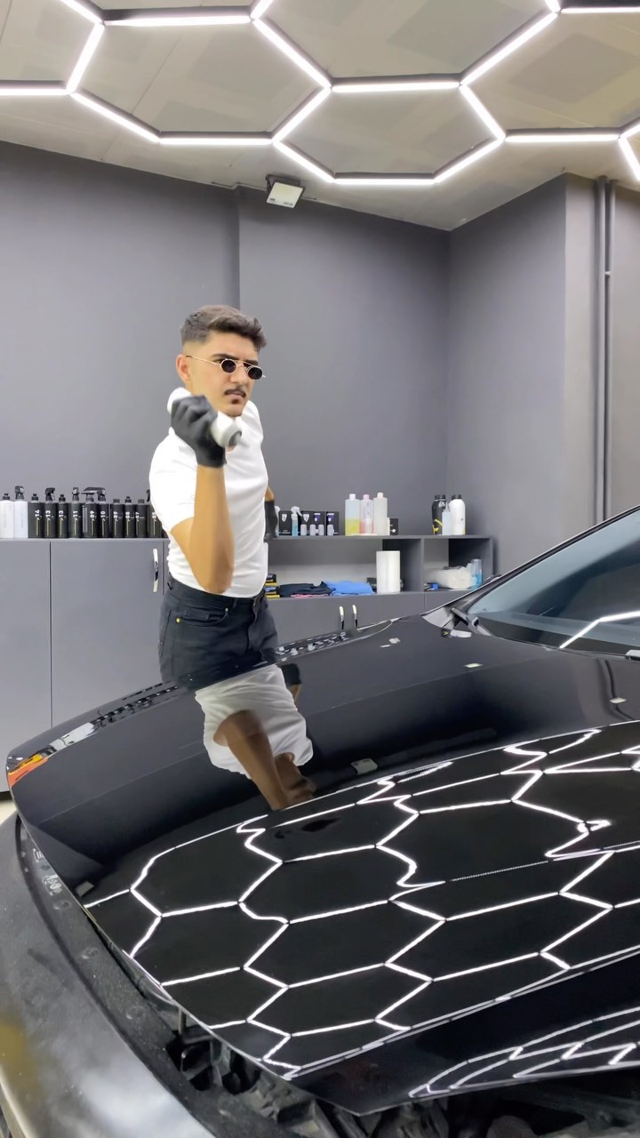Parlatmışkee.. @nusr_et Eca Garaj 🤩 @ferhatt.cetinnn #saltbae#nusret#saltbaechallenge#detailing#detailingworld#polishgirl#polishboy#cleaning#detailer#viral#car