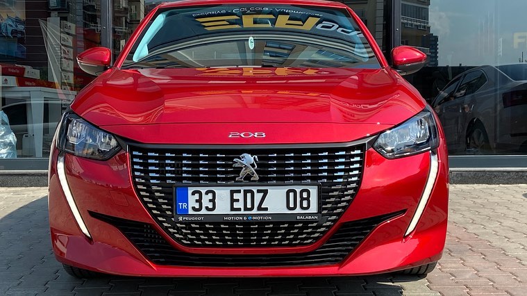 Peugeot 208 misafirimiz oldu. Yan ve arka camlar Llumar ATR 20, ön sürüş camına da Llumar AIR 80 cam filmi ile güneş ışınlarına karşı tam korumaya ve üstün görüş kalitesine kavuşturduk ✨ En iyisini isteyenlerin adresi🔥 ATR 20 PERFORMANS DEĞERLERİ 10 YIL GARANTİ 💎%99 UV KORUMASI 💎%26 GÖRÜNÜR IŞIK GEÇİRGENLİĞİ 💎%49 GÜNEŞ ENERJİSİ REDDİ 💎%39 IR ENERJİ REDDİ 💎%52 SECİLİ IR REDDİ 💎%71 PARLAMA AZALTMA 💎%06 GÖRÜNÜR IŞIK YANSIMASI #exclusive#car#carcare#auto#automotive#automobile#eca#garaj#garage#llumar#llumarwindowfilm#llumarcamfilmi#restoration#restorfx#clearfx#stek#stektürkiye#detailing#detailingturkey#detailingworld#çizikonarım#seramikkaplama#boyakoruma#mersin#mezitli#turkey#opel#opeltürkiye#grandlandx#opeltürkiye#opelgrandlandx