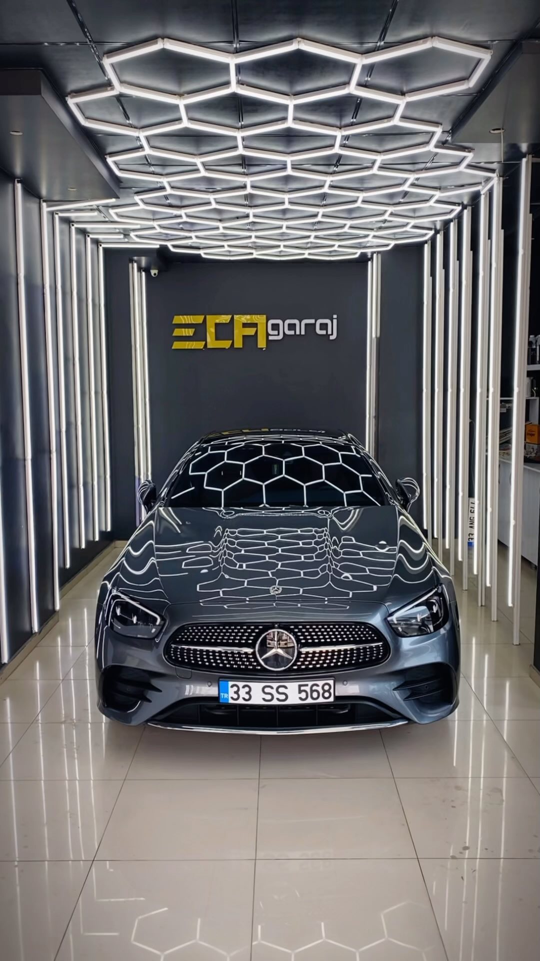 Mercedes E200 aracımıza ClearFX seramik kaplama ve VIP temizlik hizmetleri sunduk. Bu işlemlerle aracınızı maksimum parlaklığa ulaştırırken, çiziklere ve dış etkenlere karşı uzun süreli koruma sağlıyoruz. Aracınıza hak ettiği değeri verin! 🚗✨ _____________________________________ #MercedesE200 #ClearFX #SeramikKaplama #VIPTemizlik #OtoBakım #AraçDetaylandırma #ArabaSevdası #ArabaBakımı #Otomotiv #LüksAraba #OtoDetay #Temizlik #ArabaTemizliği #OtoKoruma #Parlaklık #Koruma #LüksBakım #Detaylandırma #OtoBakımHizmeti #ArabaBakım #SeramikKaplamaDetayları #OtoParlaklık